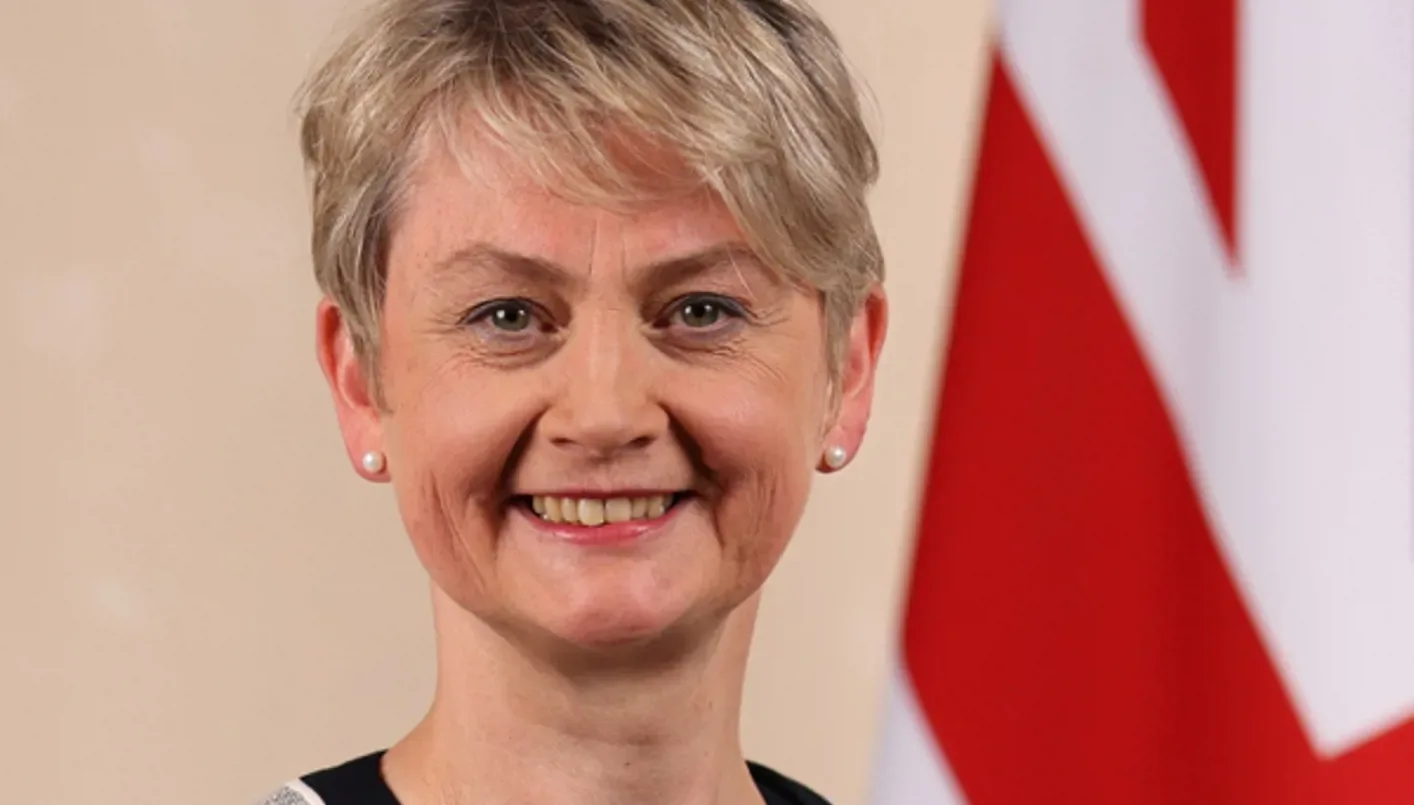 بريطانيا تبدي قلقًا بالغًا حيال التقارب الروسي الإيراني