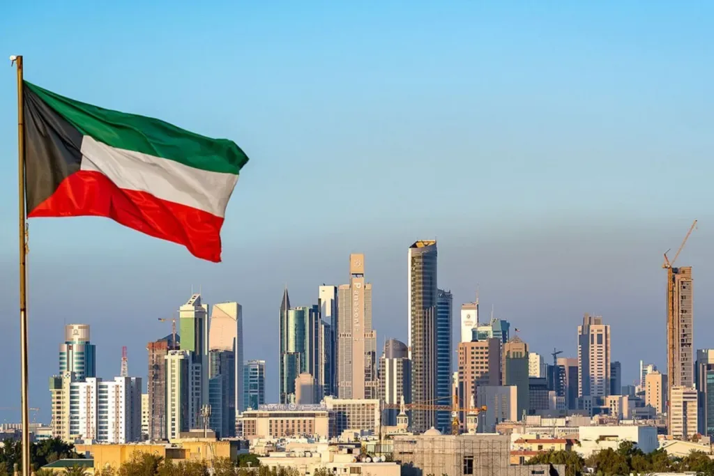 الدفاعات الجوية في الكويت تواجه هجمات صاروخية وطائرات بدون طيار