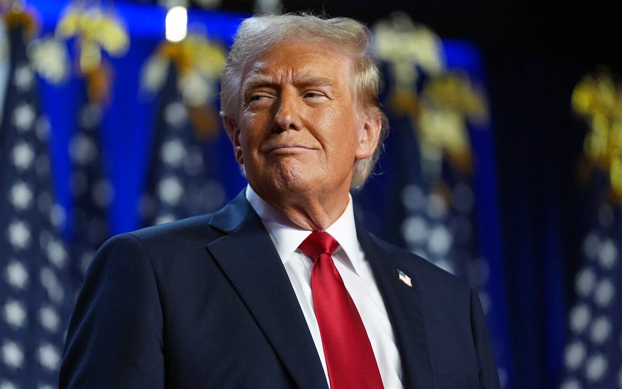 ترامب يعلن وفاة خامنئي ويصف الحدث بأنه “فرصة لتغيير إيران”