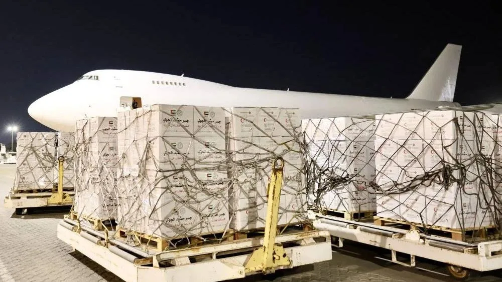 “جسر حميد الجوي” يواصل إرسال الطائرات الإغاثية إلى قطاع غزة