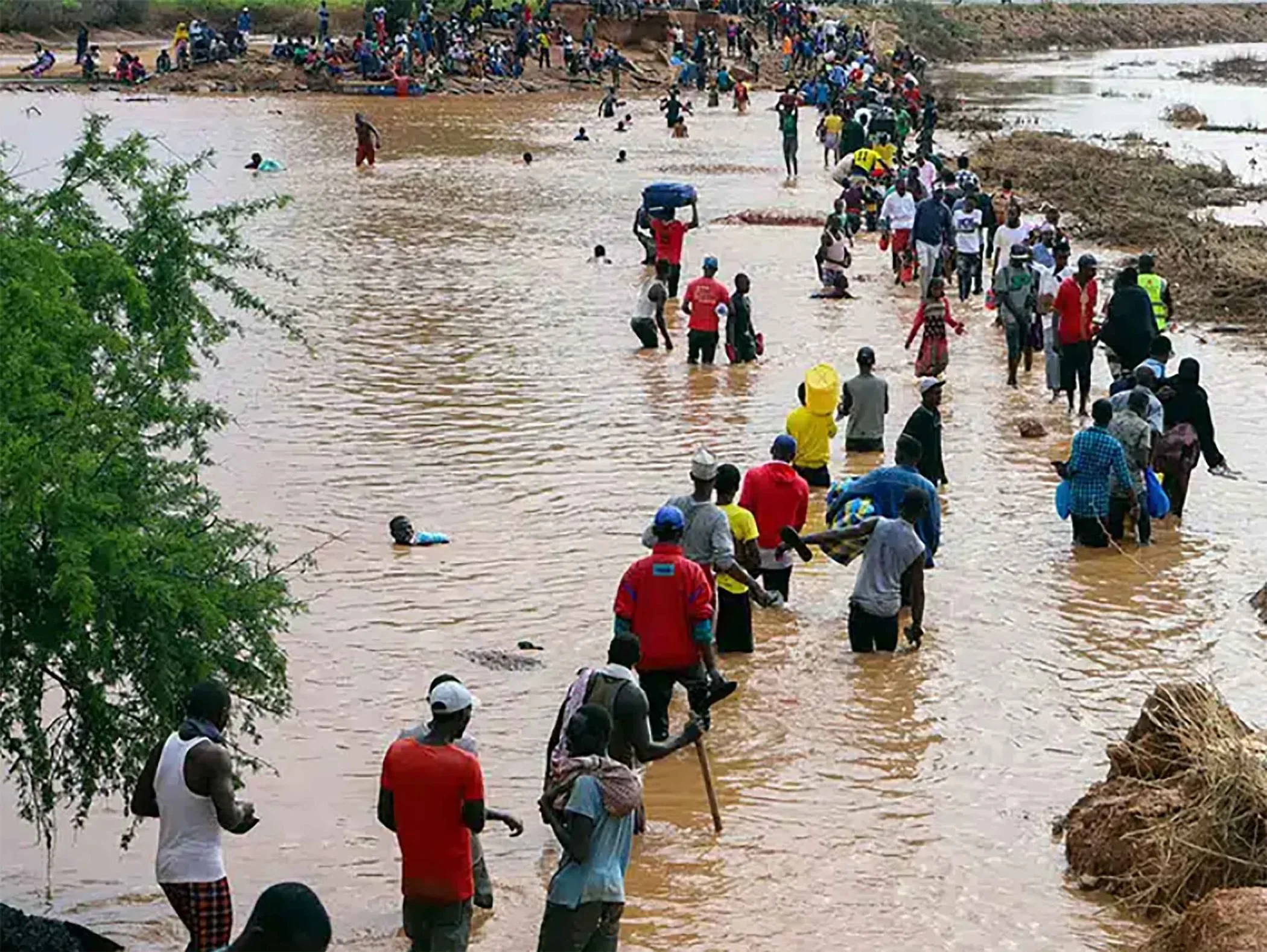 فيضانات وانزلاقات تربة في جنوب إثيوبيا ترفع الحصيلة إلى 64 قتيلاً