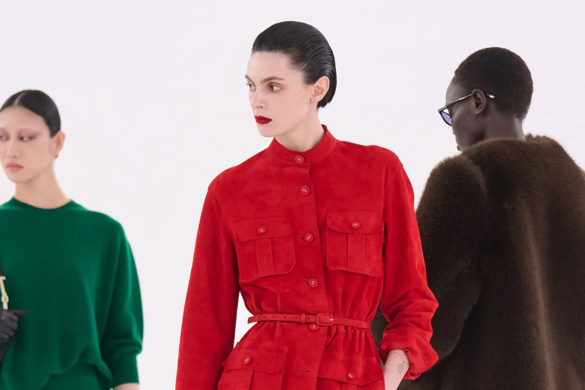 شفافية وبريق: توم فورد خريف 2026 من هايدر أكرمان