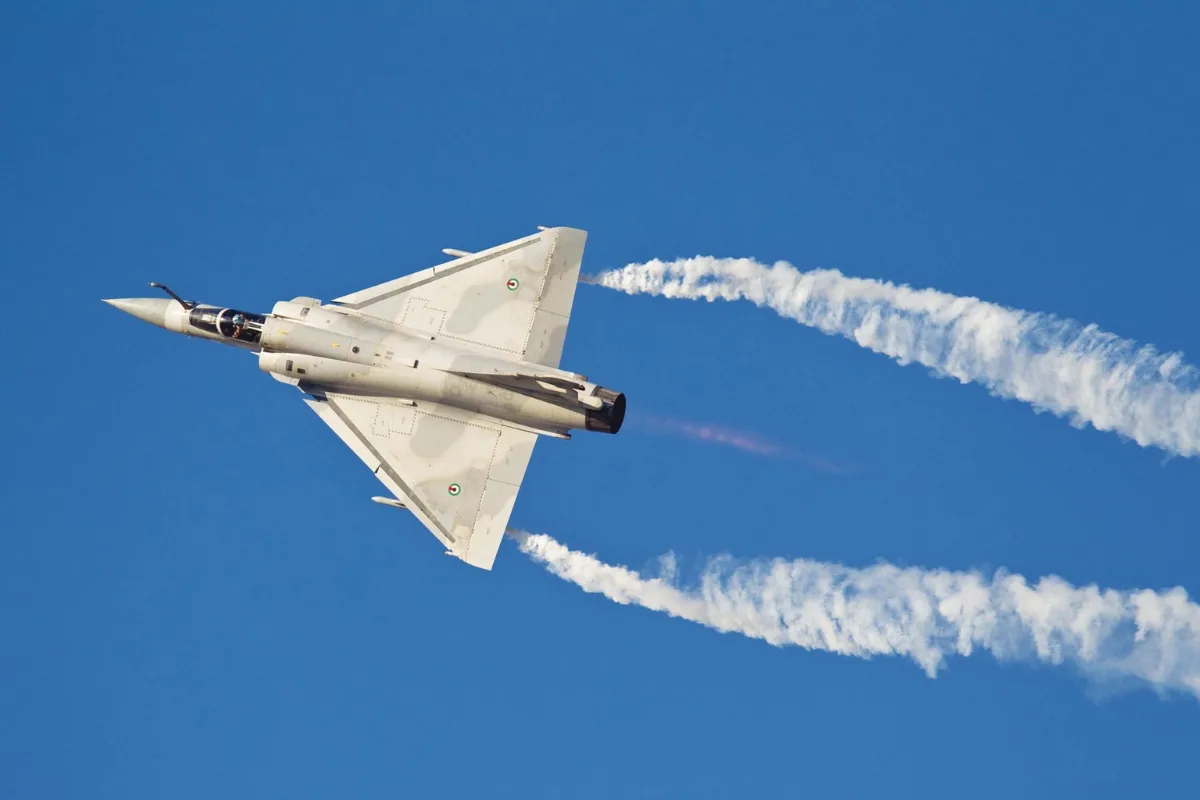 فرنسا تؤكد استعدادها لحماية الإمارات بمقاتلات «رافال»