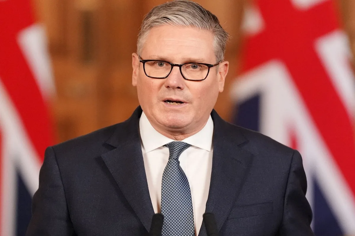 كير ستارمر يفتح القواعد البريطانية لضرب إيران