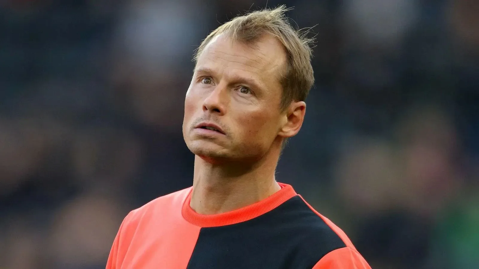 بعد مسيرة حافلة في أوروبا.. وفاة حارس أرسنال في حادث مروري