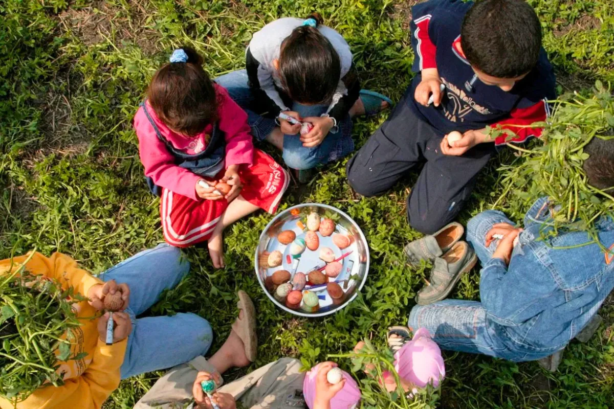 شم النسيم… لماذا سُمّي بهذا الاسم ولماذا يحتفل به المصريون؟