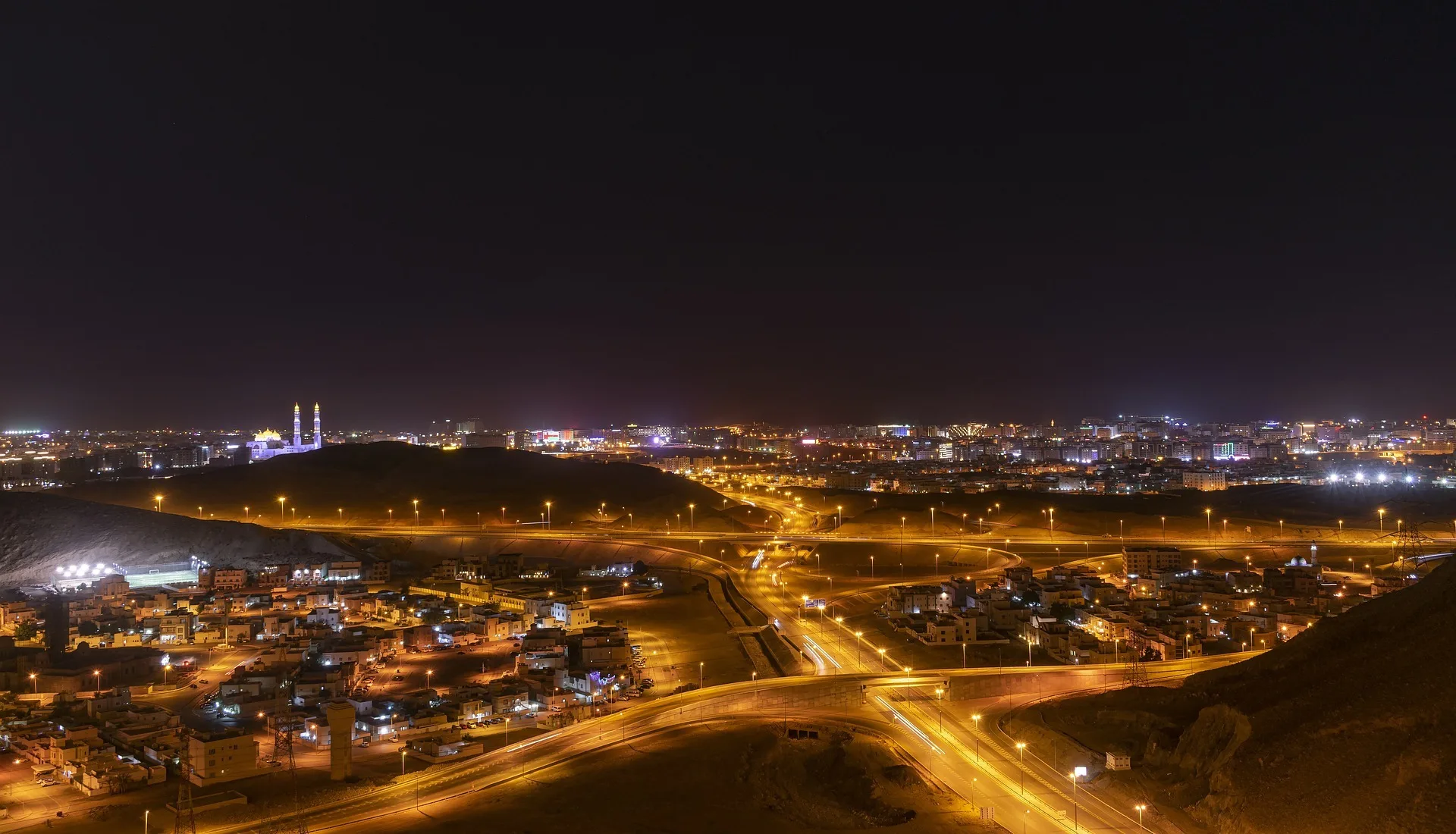 عُمان تطلق منطقة الذكاء الاصطناعي كبيئة تنظيمية تجريبية قرب مسقط