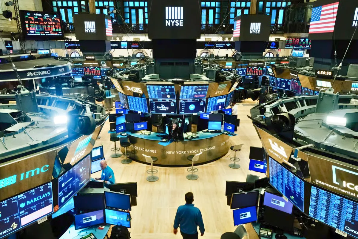 الأسواق تتنفس الصعداء… زلزال مالي يضرب البورصات العالمية بعد إعلان الهدنة بين واشنطن وطهران