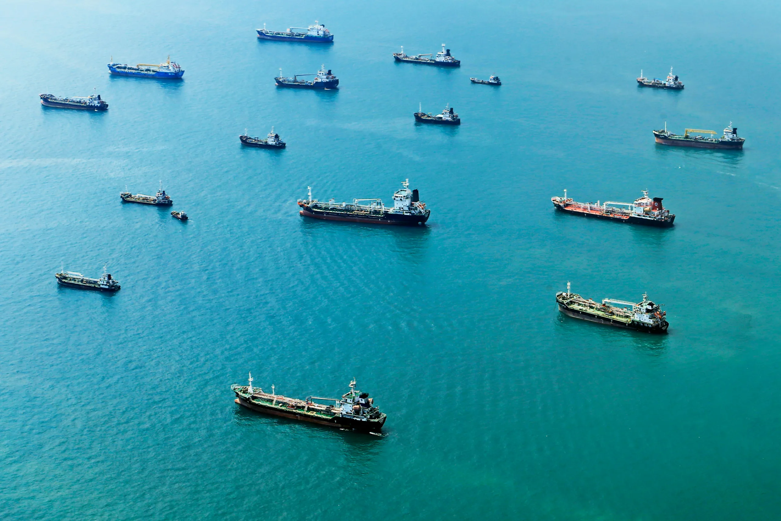 التداعيات الجيوسياسية والاقتصادية لإغلاق مضيق هرمز