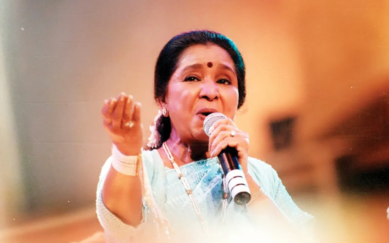 وفاة المغنية الهندية آشا بوسلي عن 92 عاماً