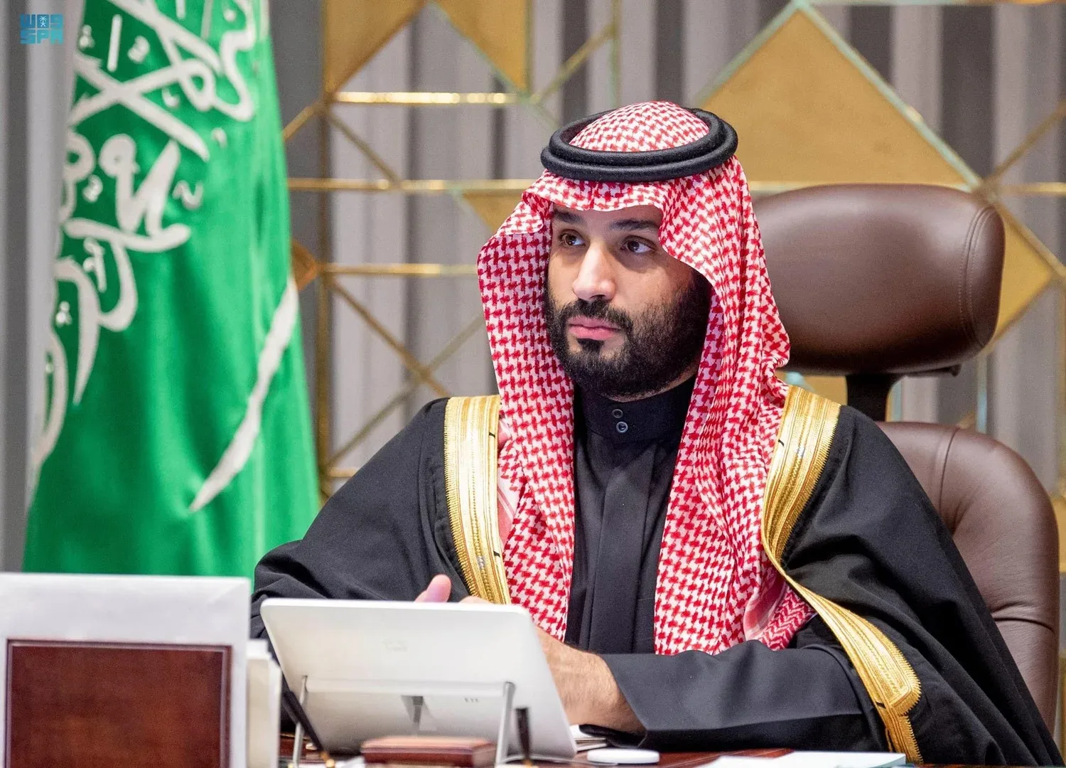 خلال اتصال مع محمد بن زايد.. محمد بن سلمان يدين الاعتداءات الإيرانية الإرهابية