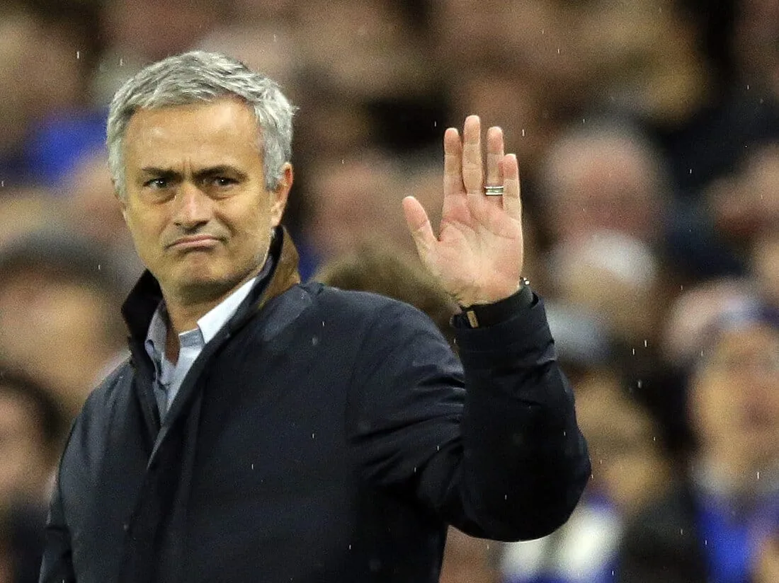 مورينيو يفتح باب العودة إلى ريال مدريد ويترقّب أسبوعاً مصيرياً