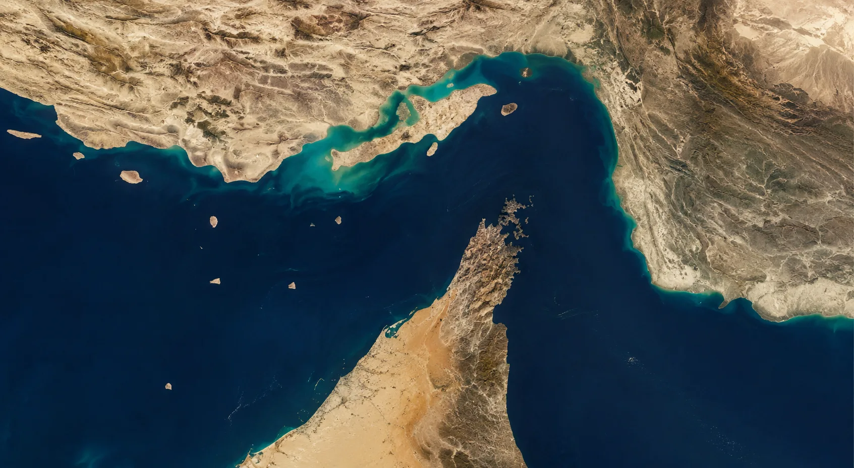 الرئيس الأمريكي: الصين تشاركني الموقف بشأن فتح مضيق هرمز