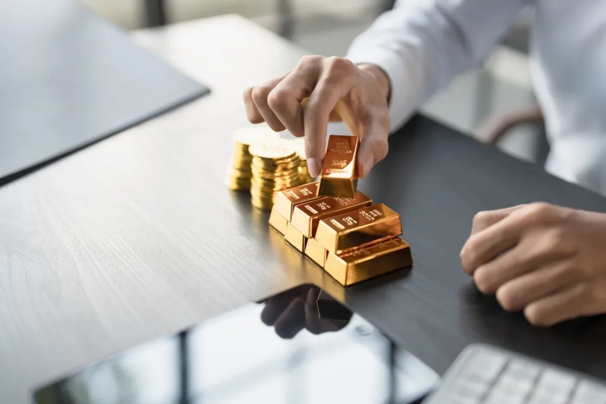 الذهب يعاود الارتفاع بعد خسائره الأخيرة وسط مخاوف من التضخم