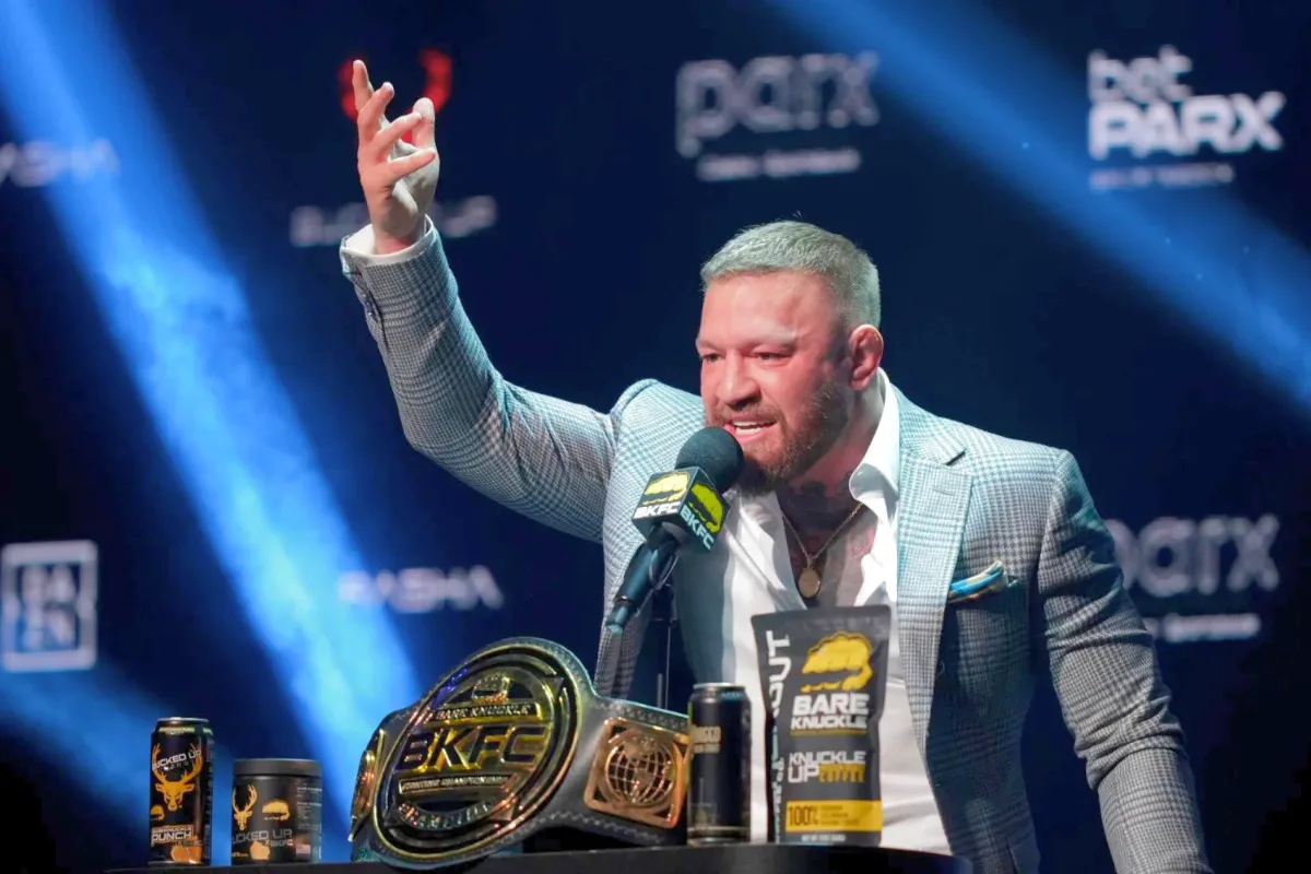مكغريغور يعود في UFC 329 أمام هولواي يوليو المقبل