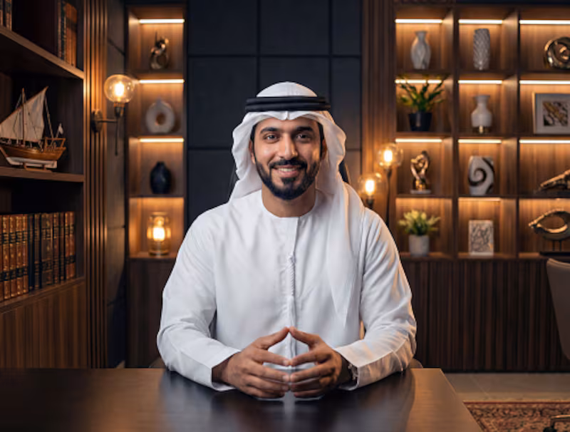 الإمارات تكشف عن “زايد”.. المتحدث الحكومي المُولَّد بالذكاء الاصطناعي