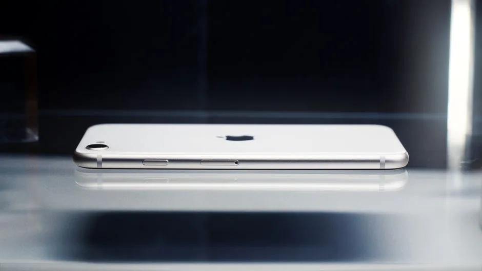 iPhone Air 2 قادم في 2027 بكاميرا مزدوجة وبطارية محسّنة