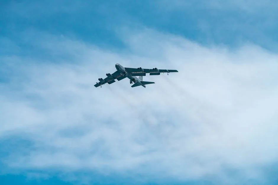 تحطّم قاذفة B-52 في كاليفورنيا ومقتل 8 على متنها