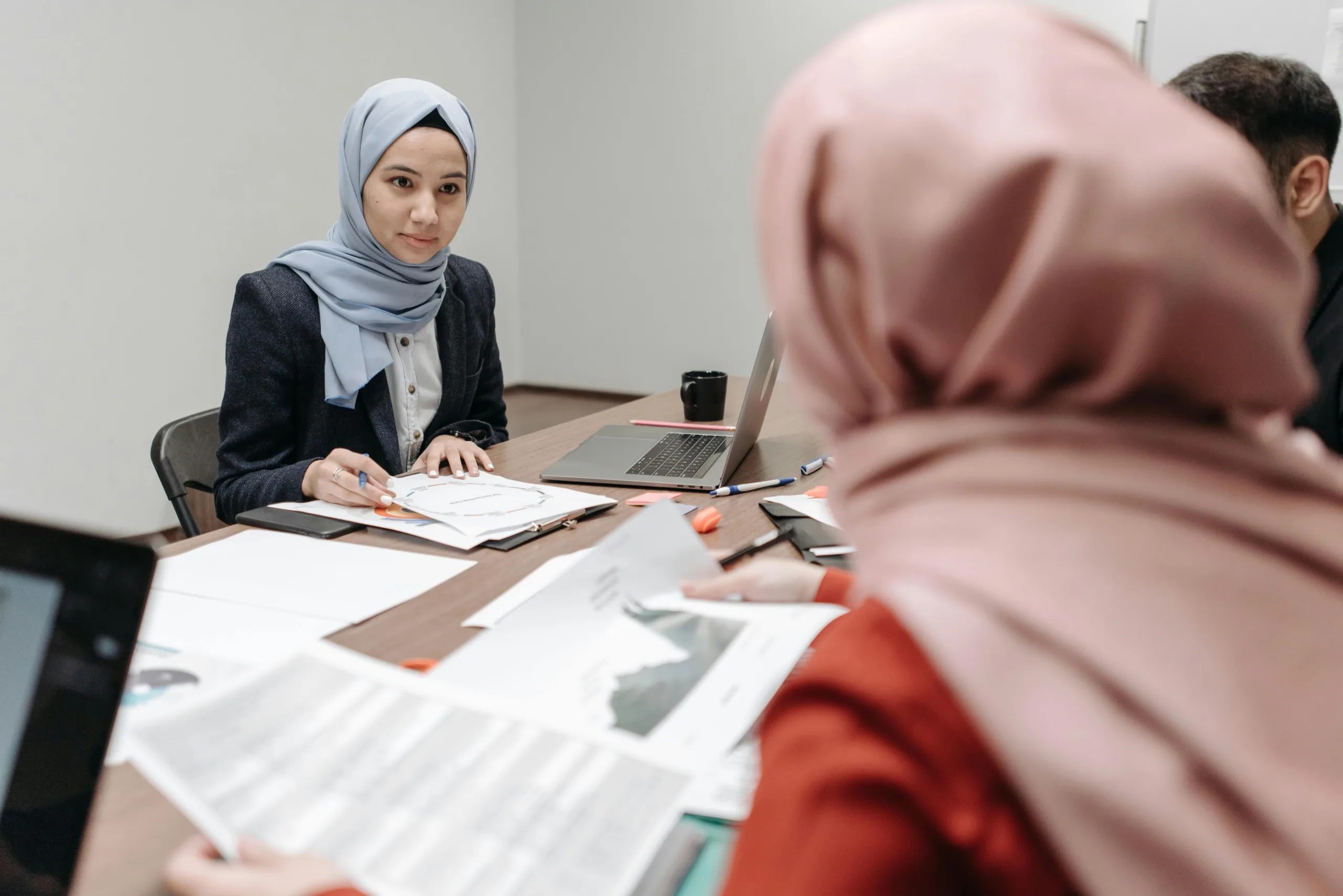 الإمارات تعتمد 6 إجراءات جديدة لدعم المرأة العاملة في القطاع الخاص
