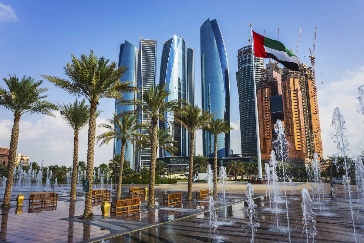 «طاقة» ترفع صافي أرباح المساهمين 9.7% إلى 4.1 مليار درهم في النصف الأول