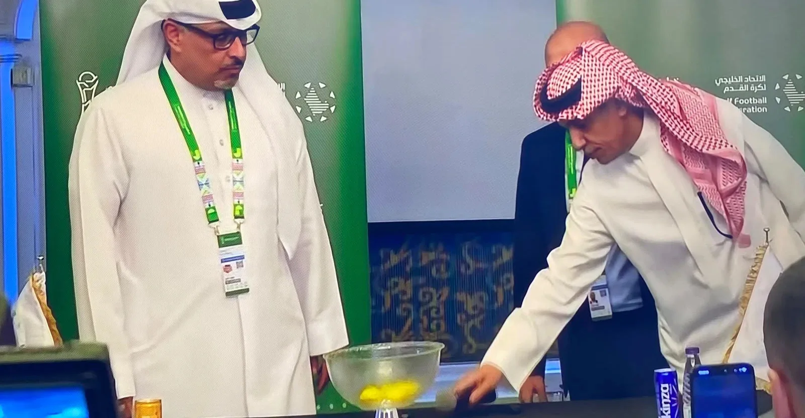 القرعة تُؤهّل عُمان إلى نصف نهائي خليجي 27 بعد تعادل تام مع العراق