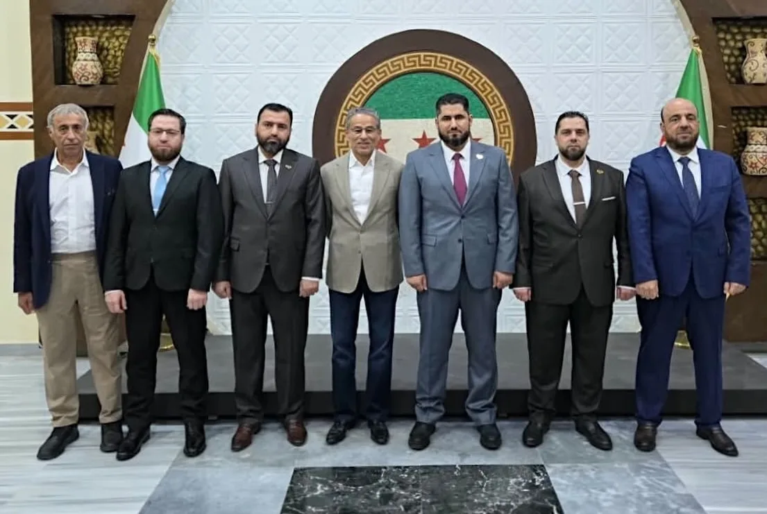 محمد العبار يزور إدلب السورية ويلتقي المحافظ ووزير الأشغال العامة