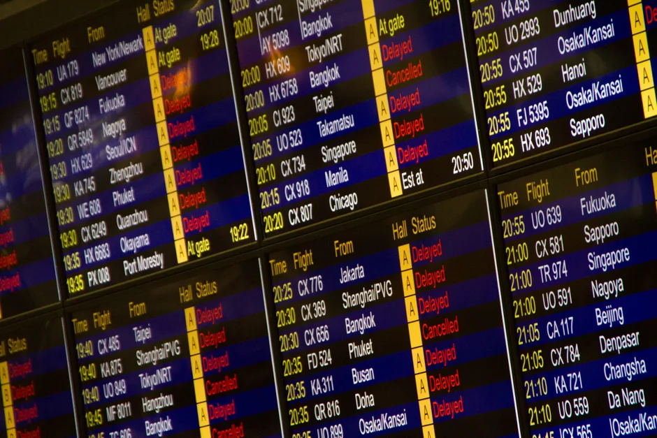 إلغاء رحلات الإمارات–السعودية بعد استهداف مطار الدمام